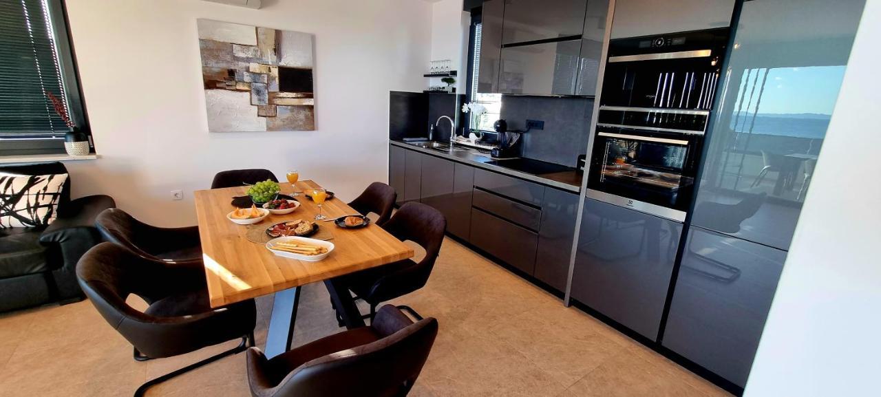 Dinary Apartman Vir Exteriör bild