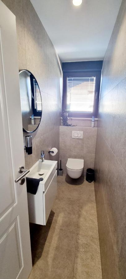 Dinary Apartman Vir Exteriör bild